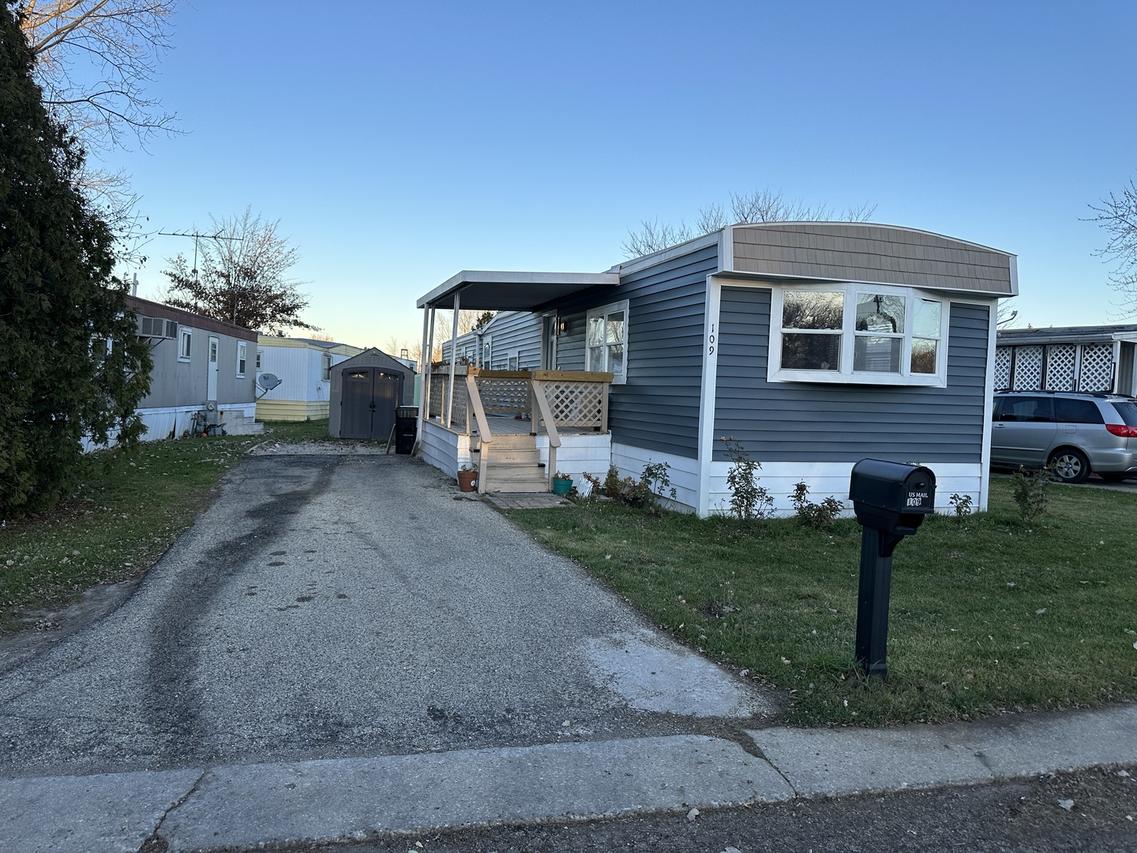 109 Antares Cir., Round Lake, IL 60073