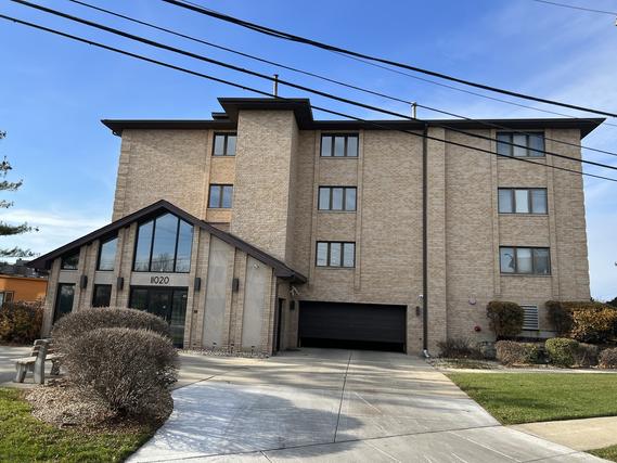 11020 S Keating Ave. #208, Oak Lawn, IL 60453