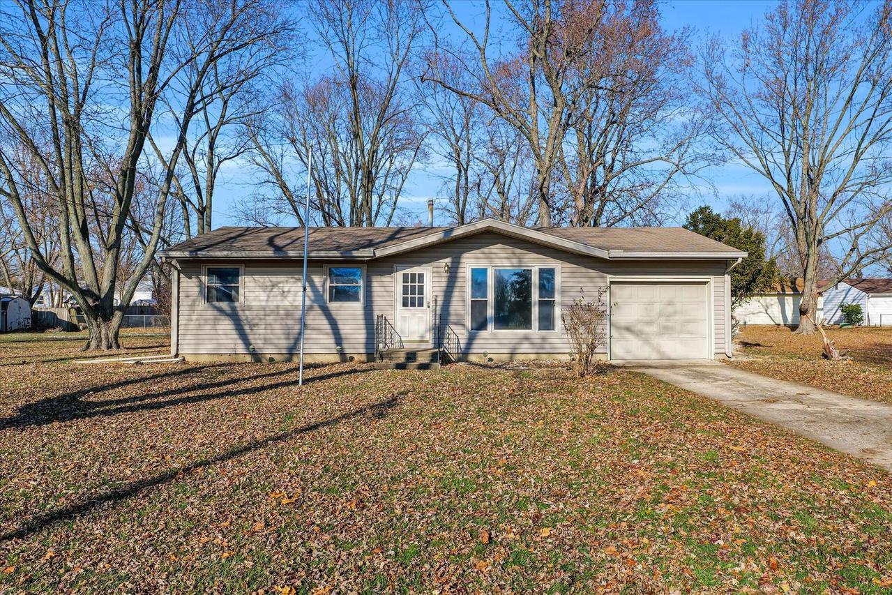 1045 Eastview Dr., Paxton, IL 60957