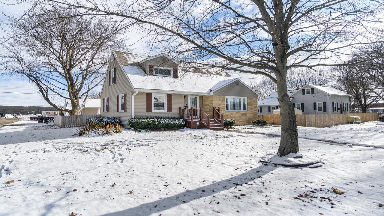1101 S 3rd St., Oregon, IL 61061