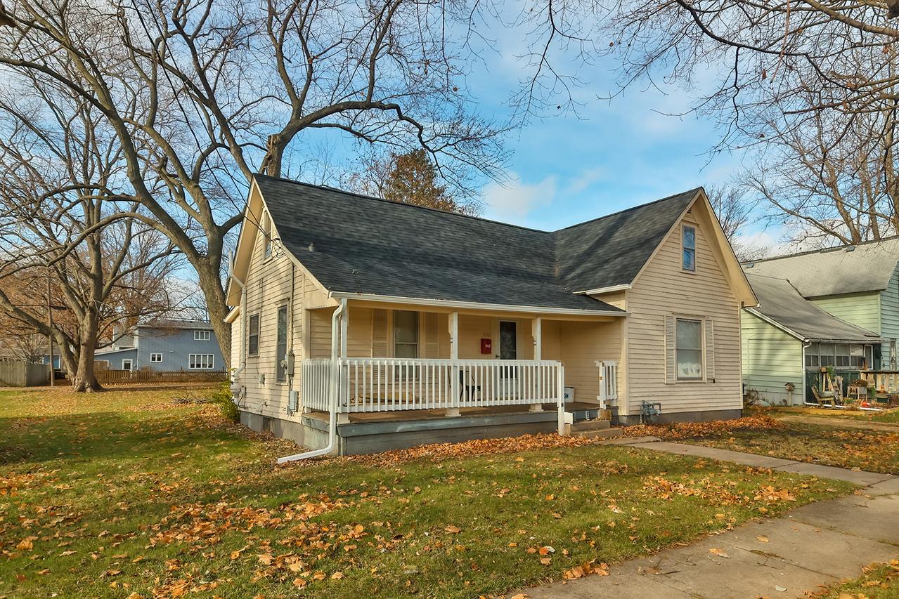 802 S 2nd St., Oregon, IL 61061