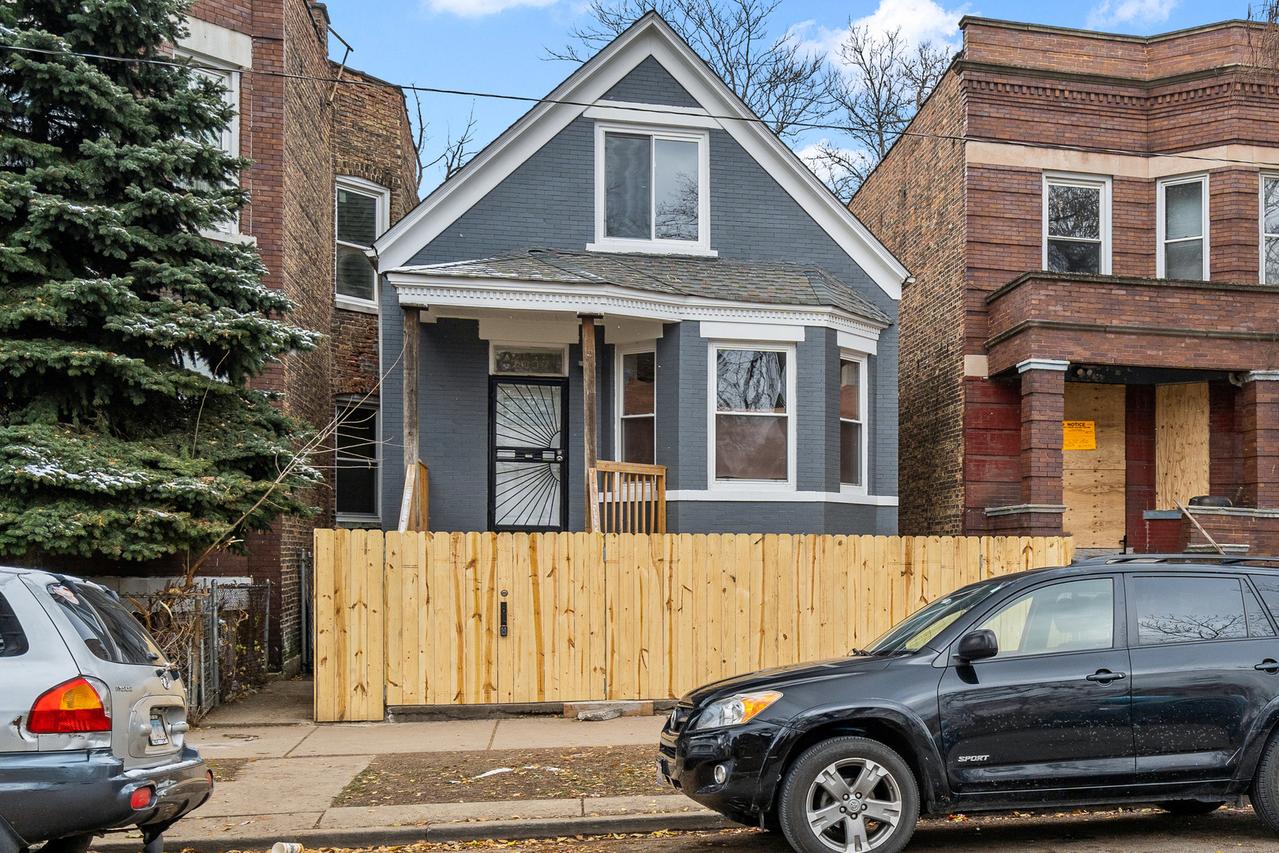 7037 S Laflin St., Chicago, IL 60636