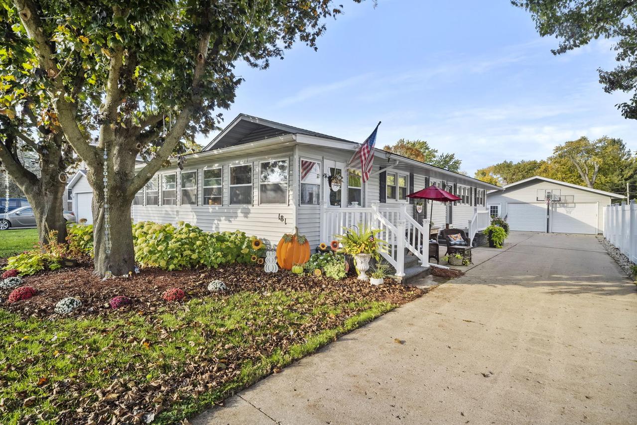 181 S Main St., Seneca, IL 61360