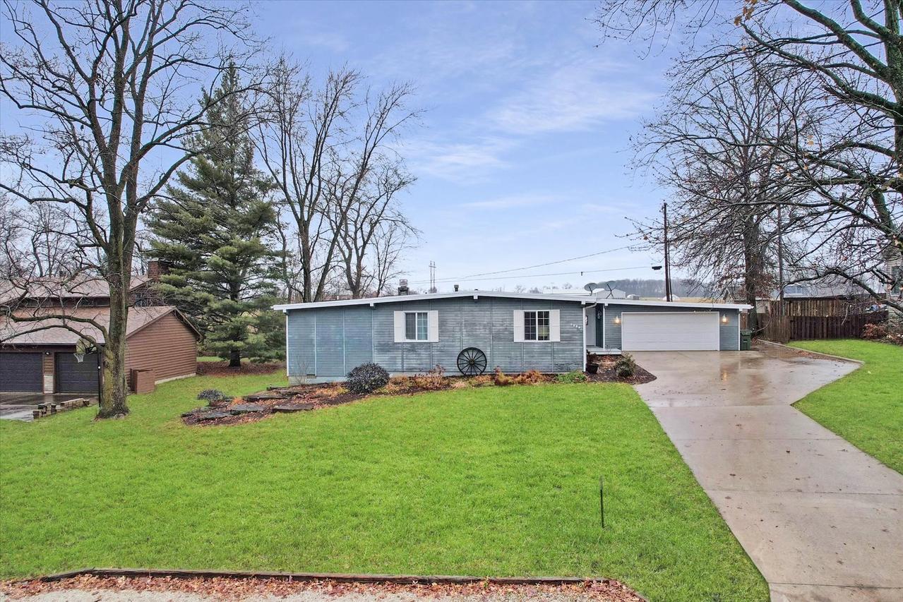 1204 Briarcliff Dr., Mahomet, IL 61853