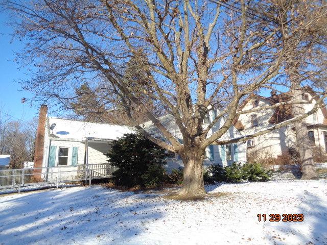 1728 S Oak Ave., Freeport, IL 61032