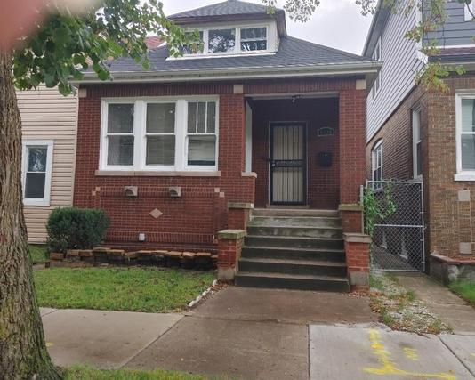 8028 S Brandon Ave., Chicago, IL 60617
