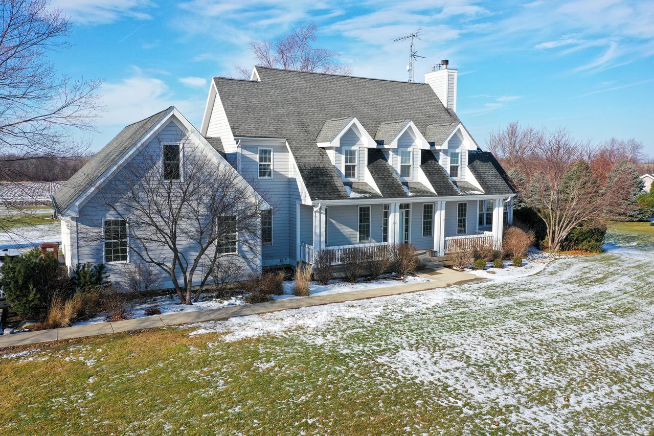 1853 Quail Hollow Rd., Steward, IL 60553