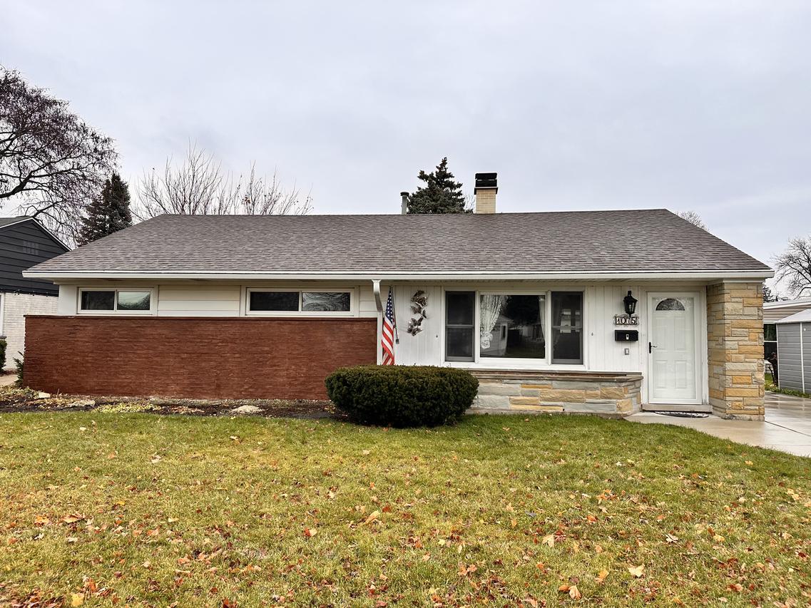 1075 W Villa Dr., Des Plaines, IL 60016