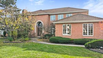 348 Trinity Ln., Oak Brook, IL 60523