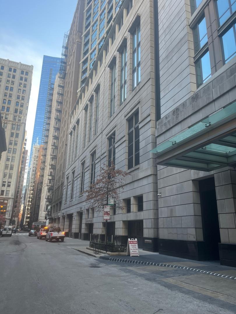 130 N Garland Ct. #4-97, Chicago, IL 60602