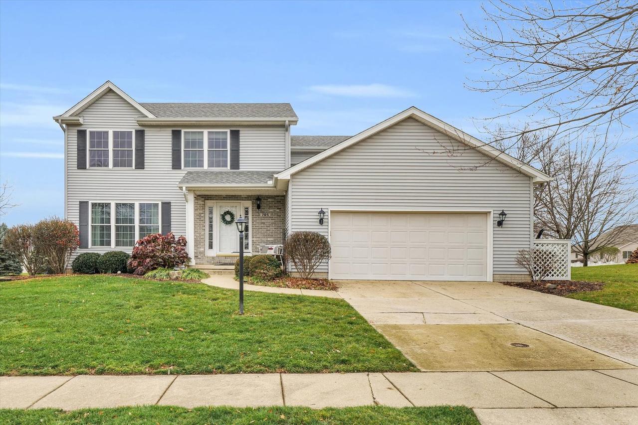 705 Jeffery Dr., Mahomet, IL 61853