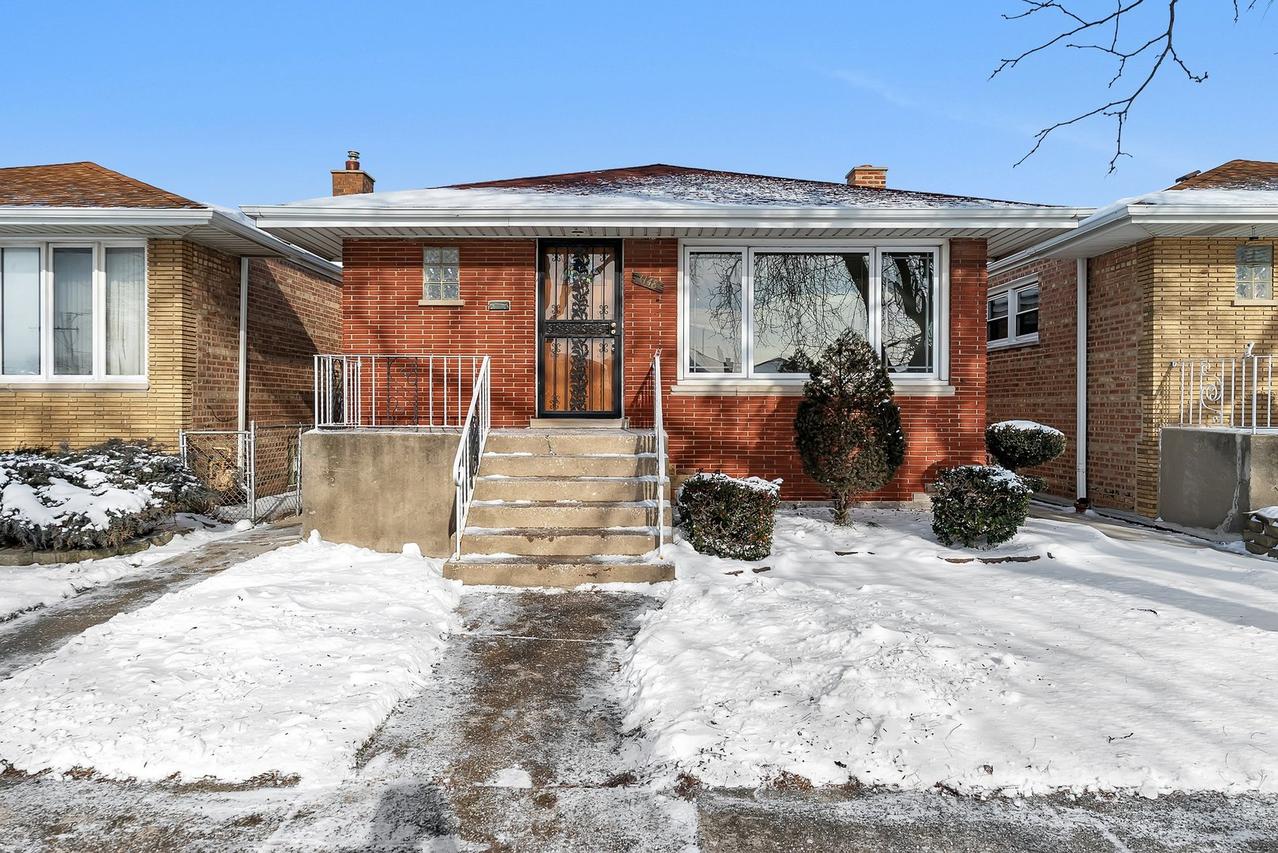 6148 W 63rd Pl., Chicago, IL 60638