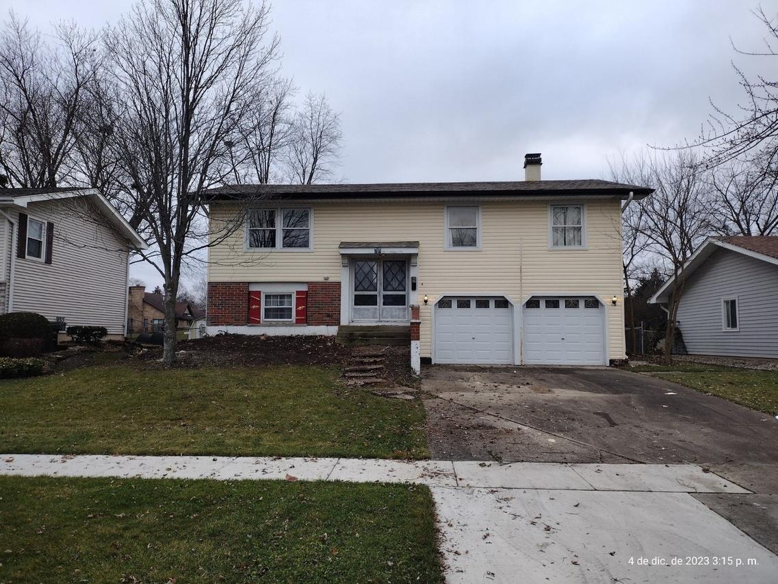1380 N Oakmont Rd., Hoffman Estates, IL 60169