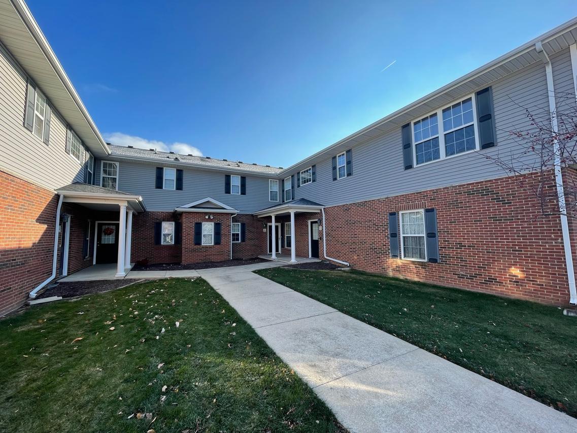 102 Essex Ln. #7, Savoy, IL 61874