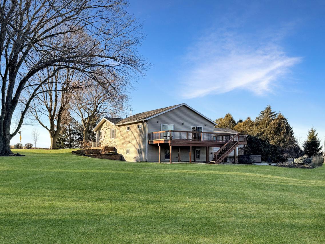 3157 S Baileyville Rd., Freeport, IL 61032