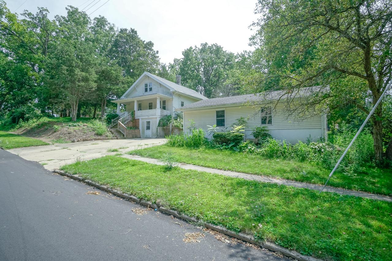 2813 W Scioto Mills Rd., Freeport, IL 61032