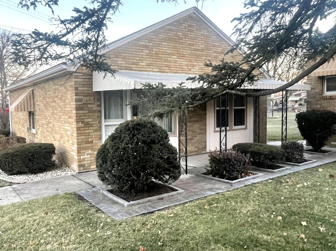 205 Roosevelt Rd., Lasalle, IL 61301