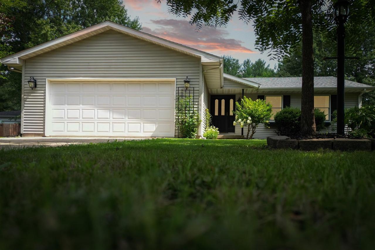 1705 Phillippe Dr., Mahomet, IL 61853