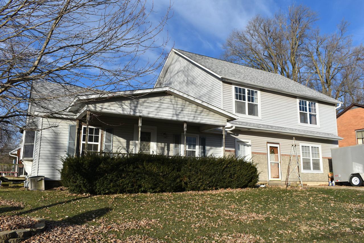 601 N State St., Roanoke, IL 61561