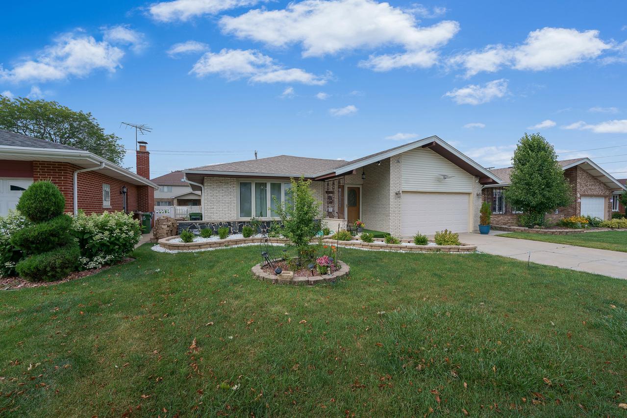 4832 W 107th St., Oak Lawn, IL 60453