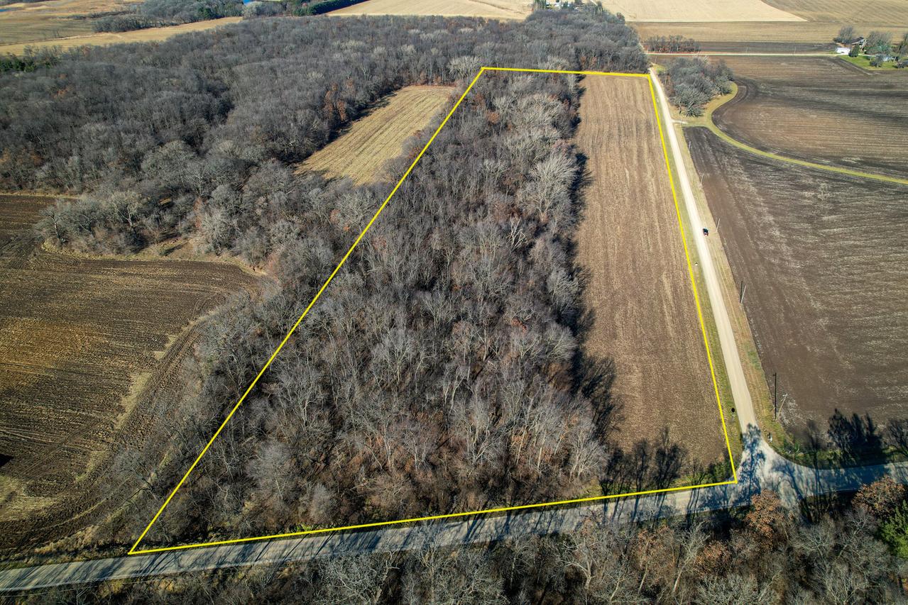 Johnson Rd., Paw Paw, IL 61353