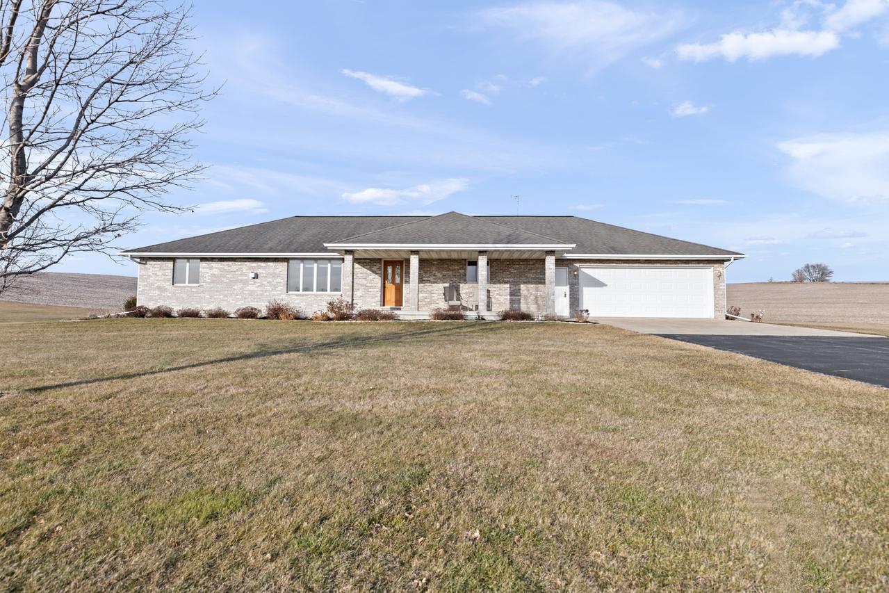 2188 W Cedarville Rd., Freeport, IL 61032
