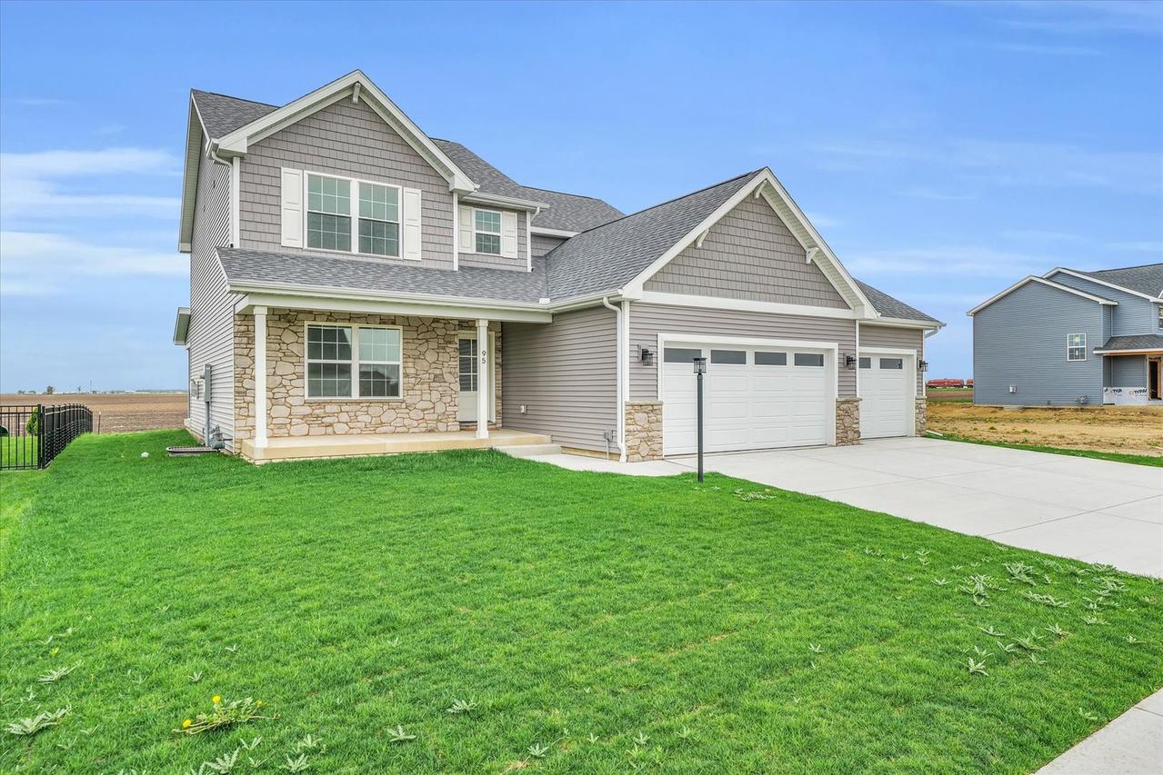95 Shiloh Dr., Savoy, IL 61874