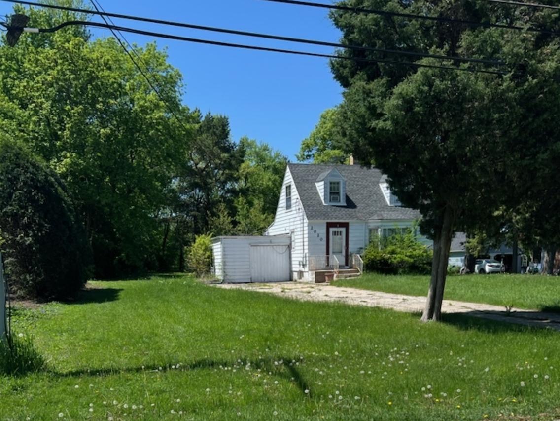 2020 N Chestnut Ave., Arlington Heights, IL 60004