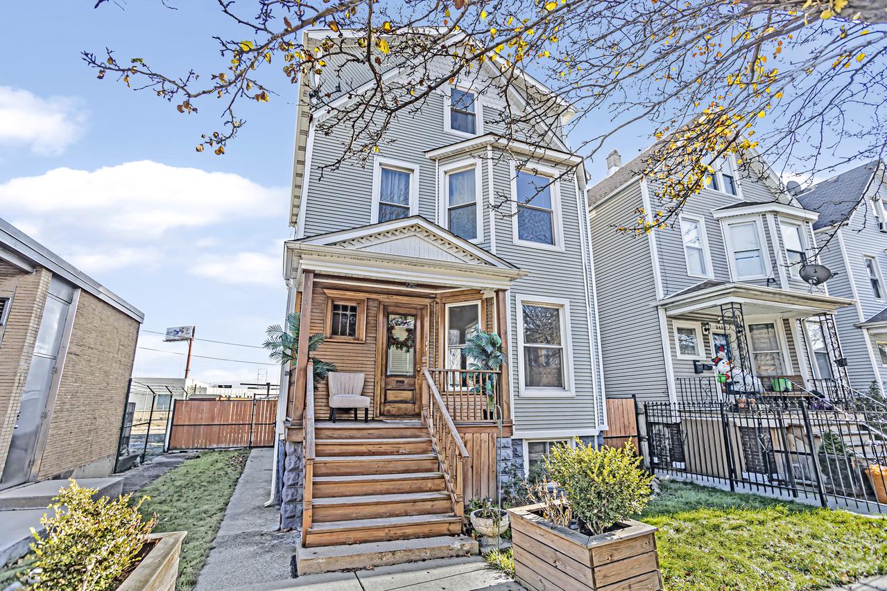 3407 N Central Park Ave., Chicago, IL 60618