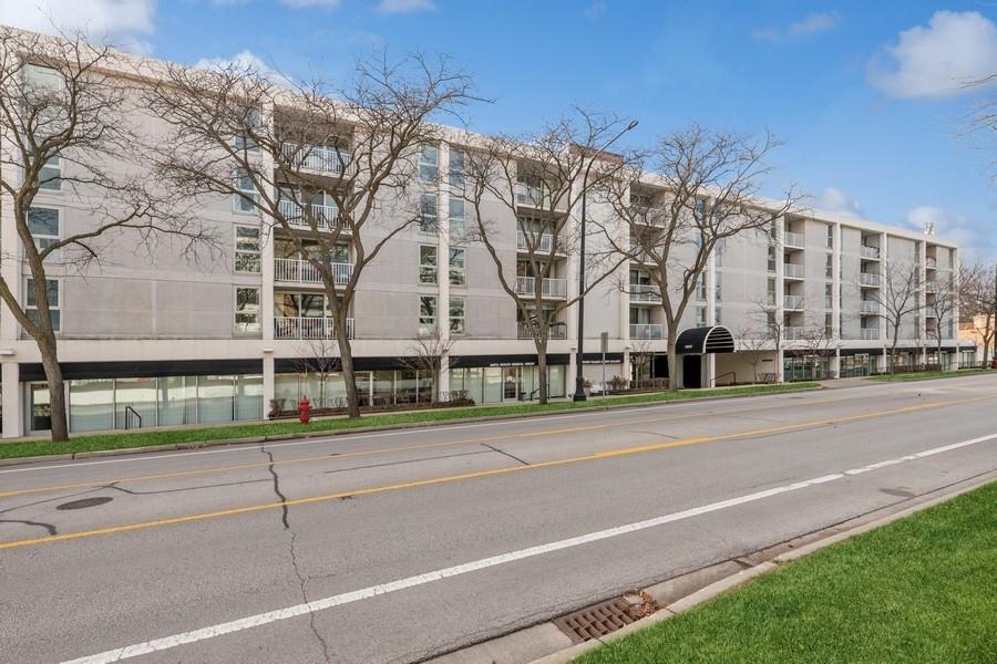 1625 Sheridan Rd. #301, Wilmette, IL 60091