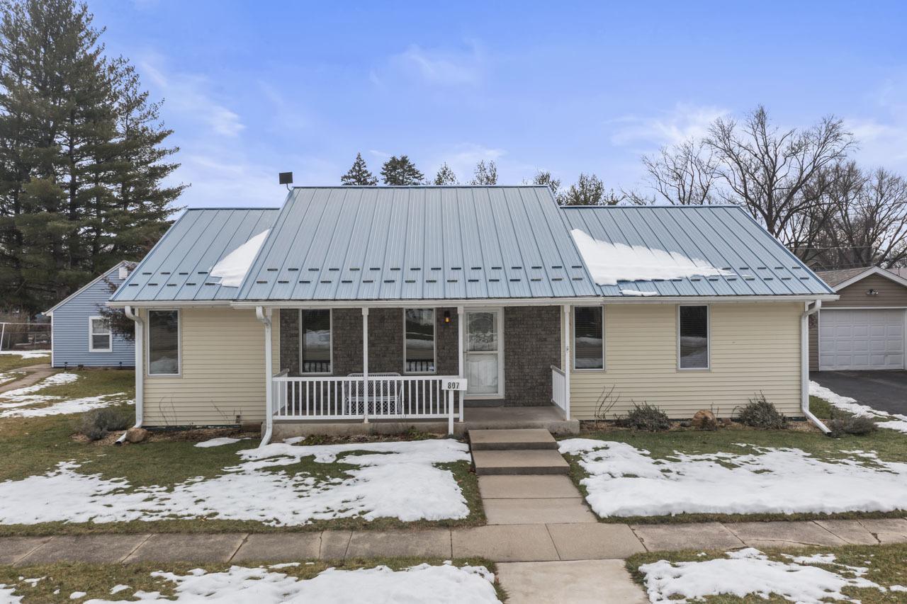 807 Franklin St., Oregon, IL 61061
