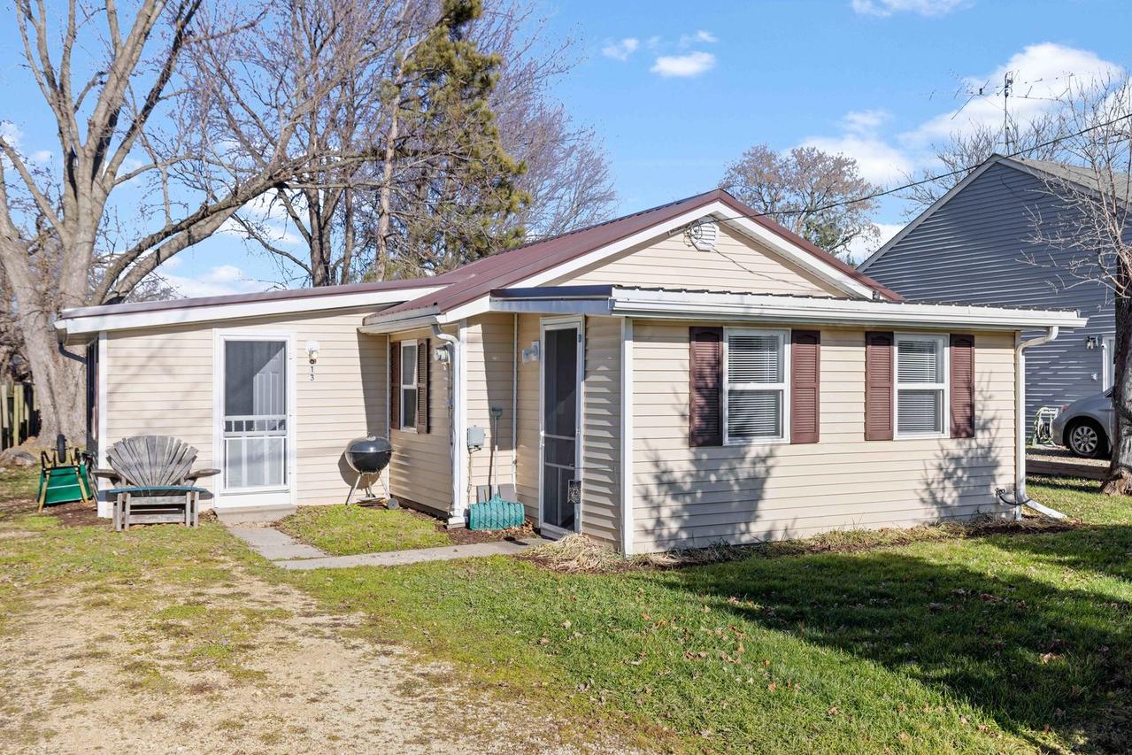 613 W Byers St., Kirkland, IL 60146