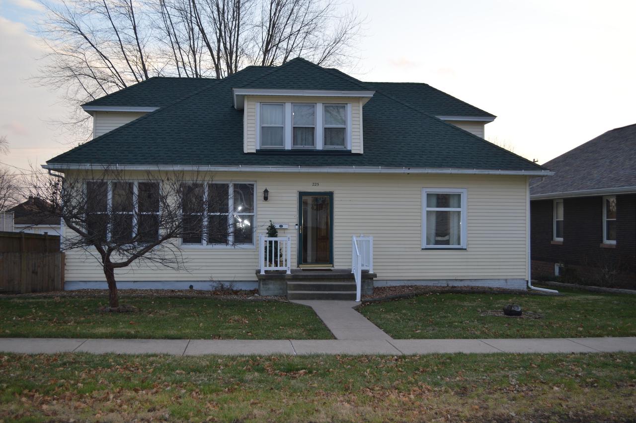 225 W Devlin St., Spring Valley, IL 61362