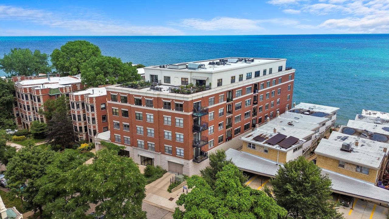 7625 N Eastlake Ter. #401, Chicago, IL 60626