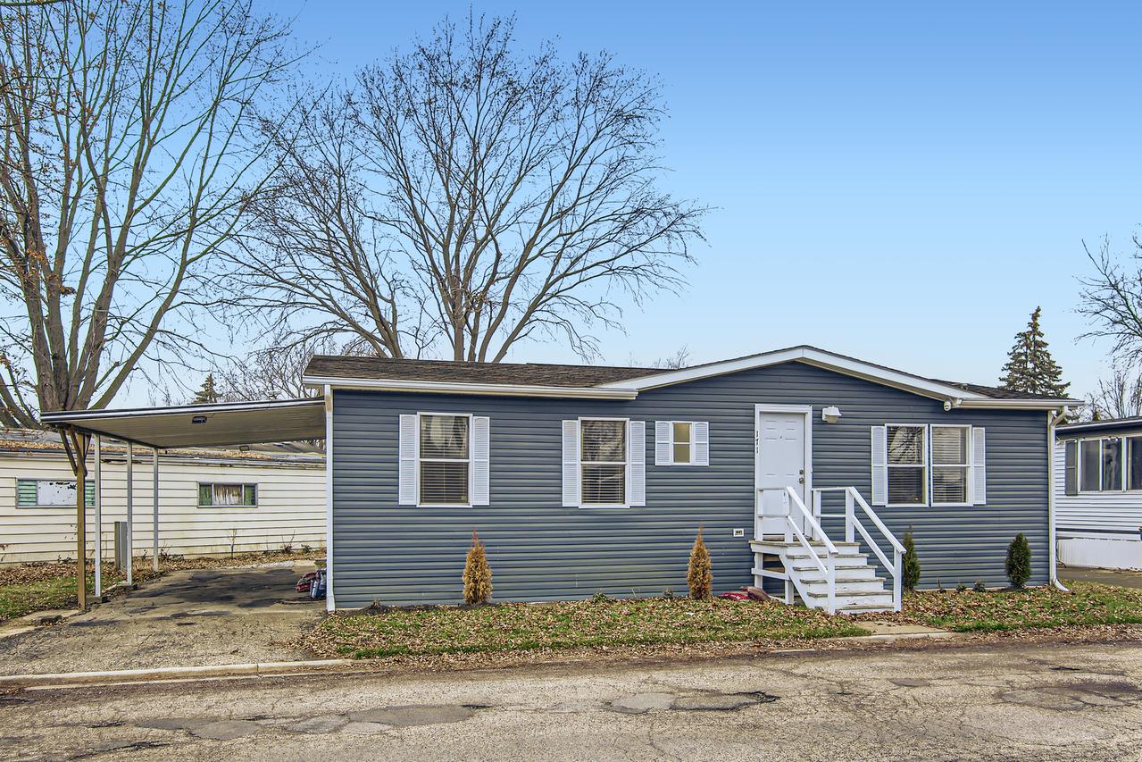 171 Coach Rd., Wheeling, IL 60090