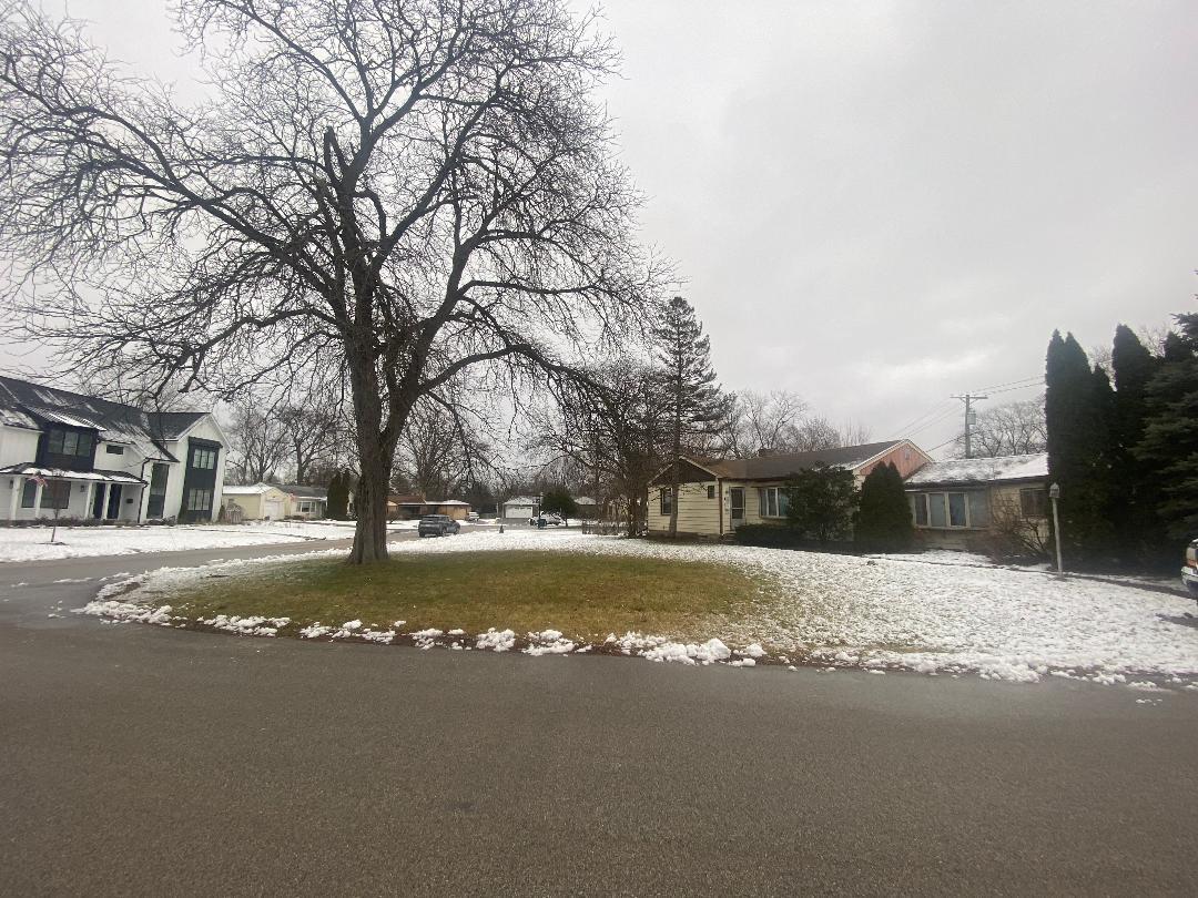 1735 Longvalley Rd., Glenview, IL 60025