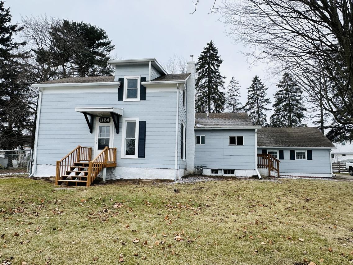 1124 S Saxby Ave., Freeport, IL 61032