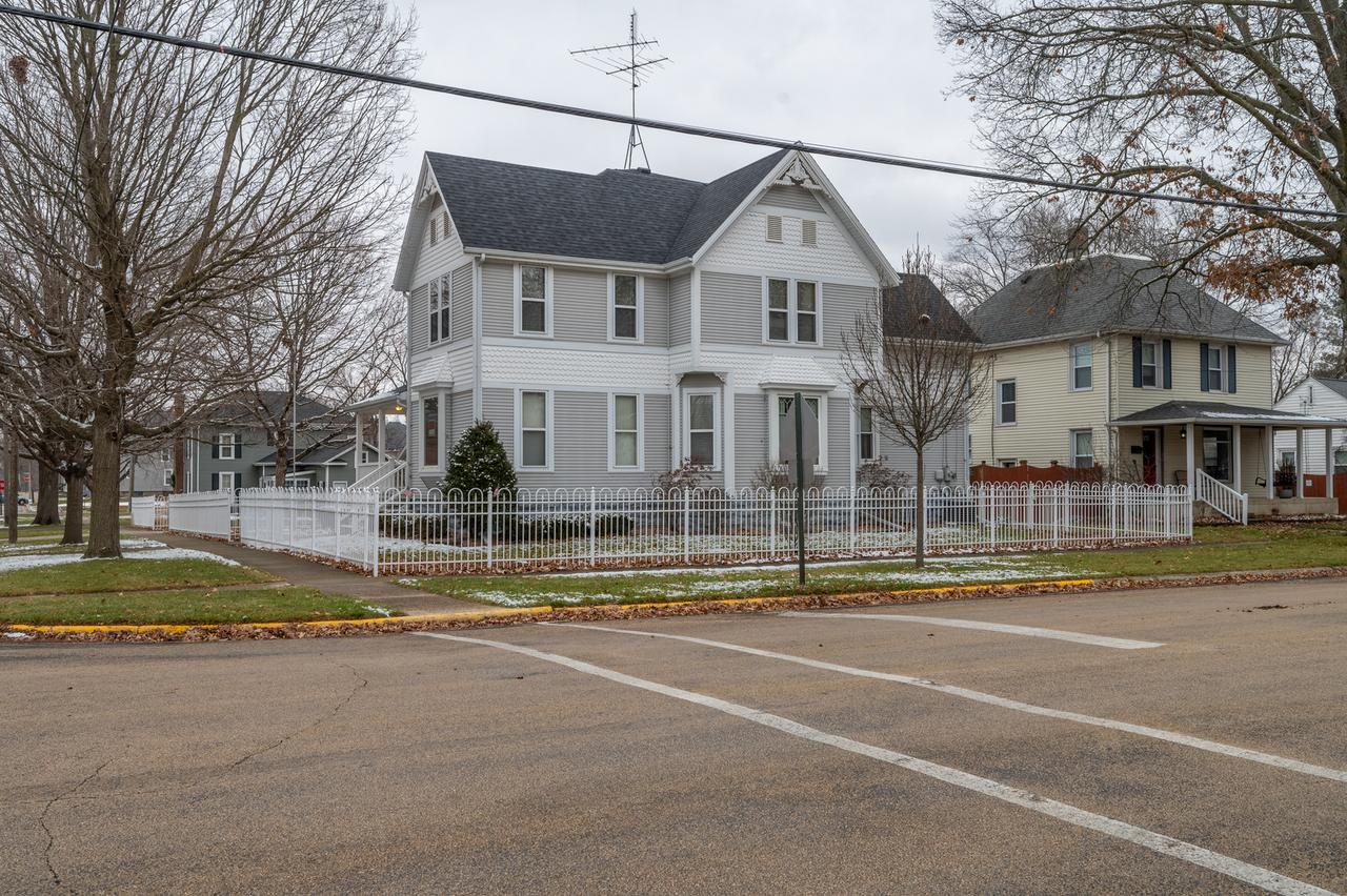 607 Jefferson St., Oregon, IL 61061