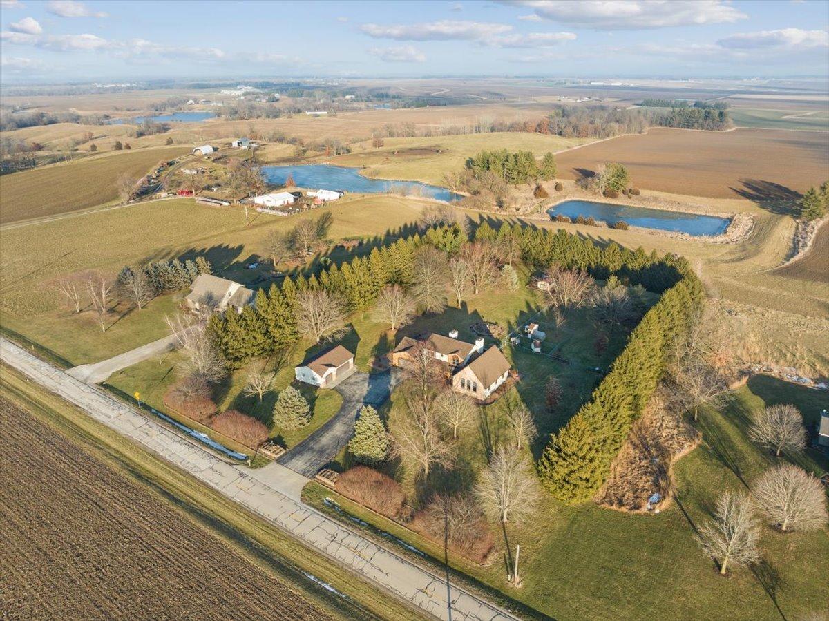 219 Reaba Ave., Congerville, IL 61729