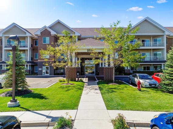 New Homes with a Master Bedroom on the 1st Floor in Northbrook: January 13th to January 19th
