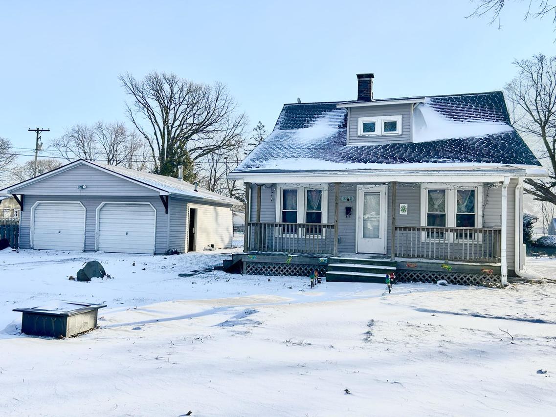 202 S 2nd St., Fisher, IL 61843