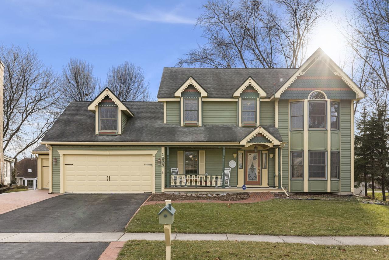 1933 Montclair Dr., Naperville, IL 60565