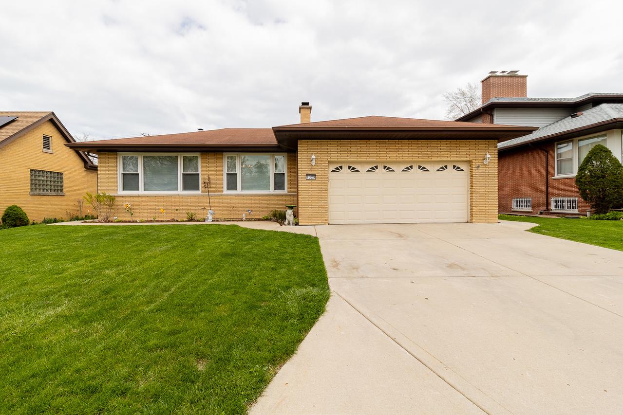 7329 N Keeler Ave., Lincolnwood, IL 60712