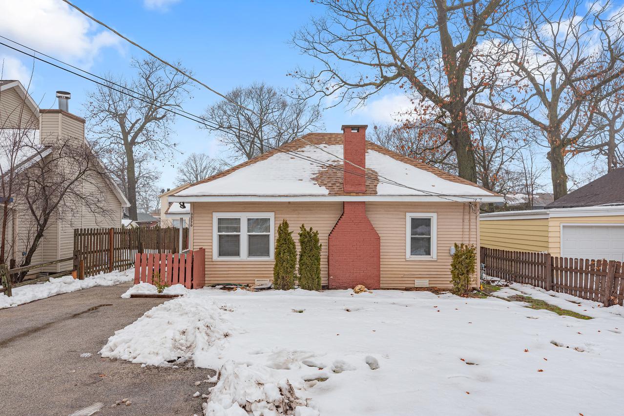 33770 N Oak St., Grayslake, IL 60030
