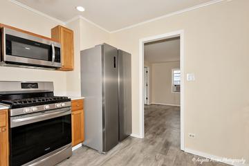 505 W Highland Ter., Round Lake Beach, IL 60073