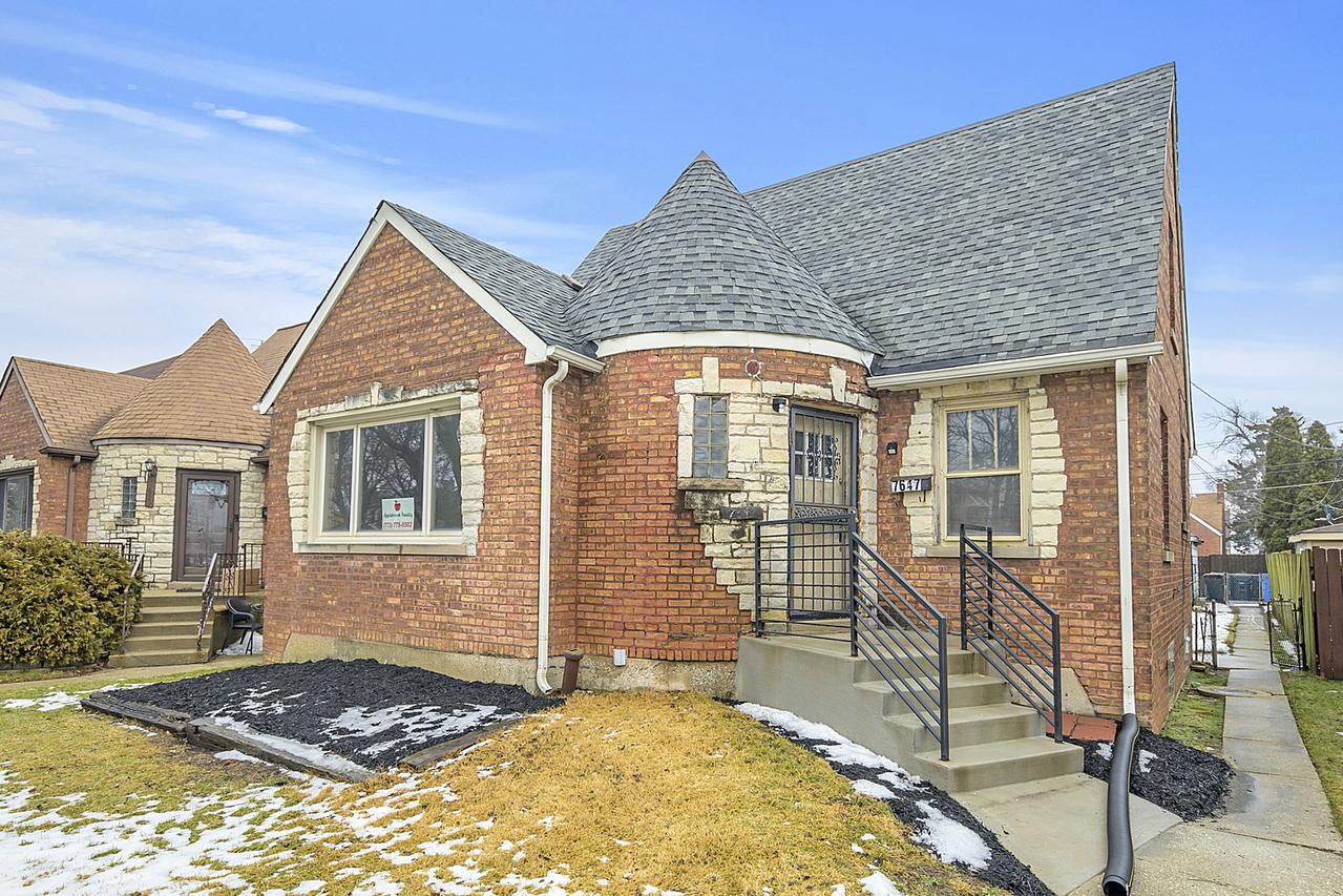 7647 S Campbell Ave., Chicago, IL 60652