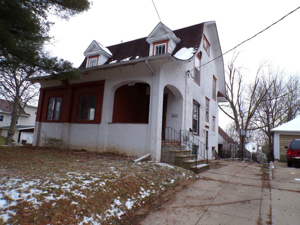 1149 W Pleasant St., Freeport, IL 61032