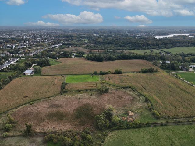 29650 N Garland Rd., Wauconda, IL 60084