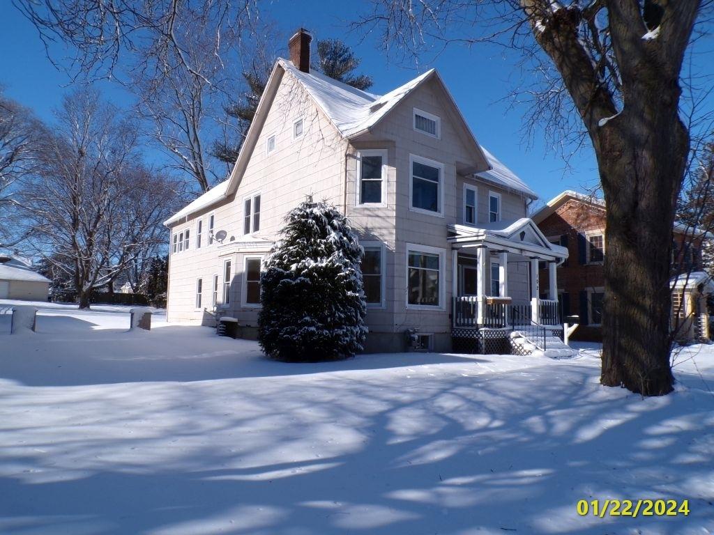 102 N Foley Ave., Freeport, IL 61032