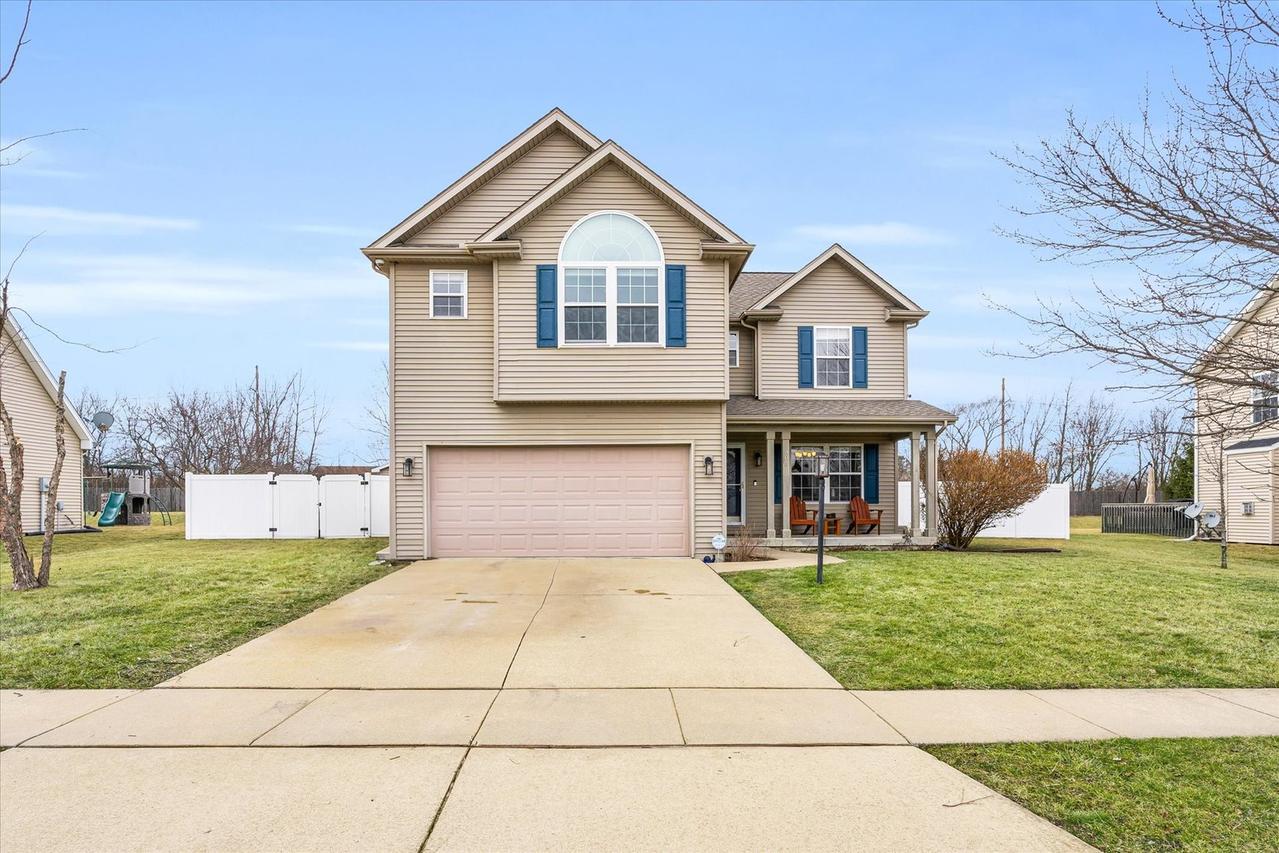 805 Bergamot St., Savoy, IL 61874